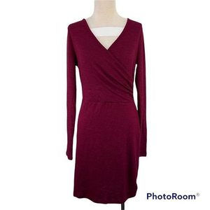 NWT RDI Burgundy V Neck Long Sleeve Dress‎ (M)